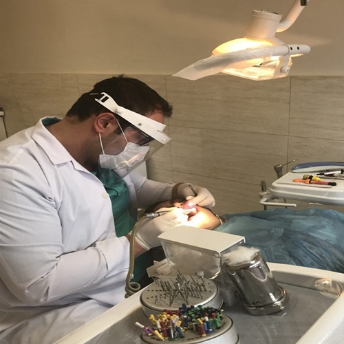 کلینیک دندانپزشکی نوین در کرج